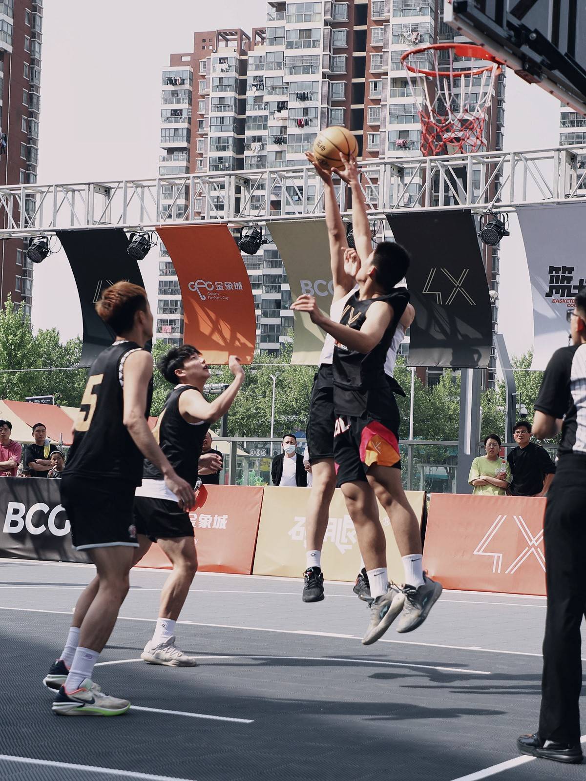 关于敬请期待！本周末关键对决，球队备战备战，决胜之际！的信息