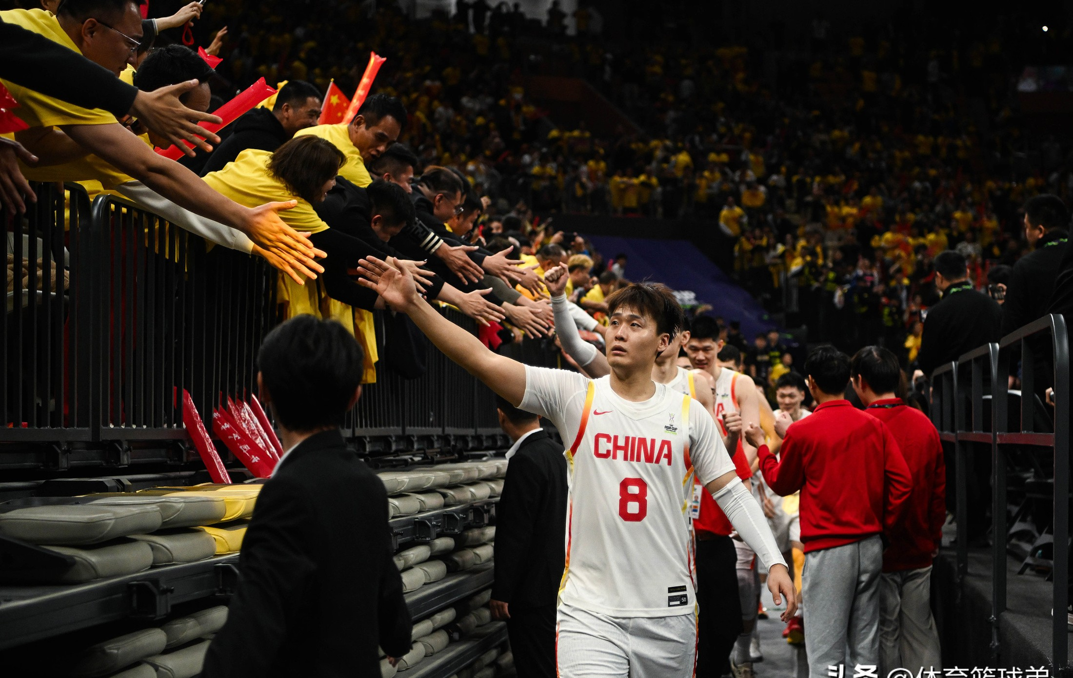 KOK体育-紧追榜首，球队备战全力，追赶领先者的简单介绍